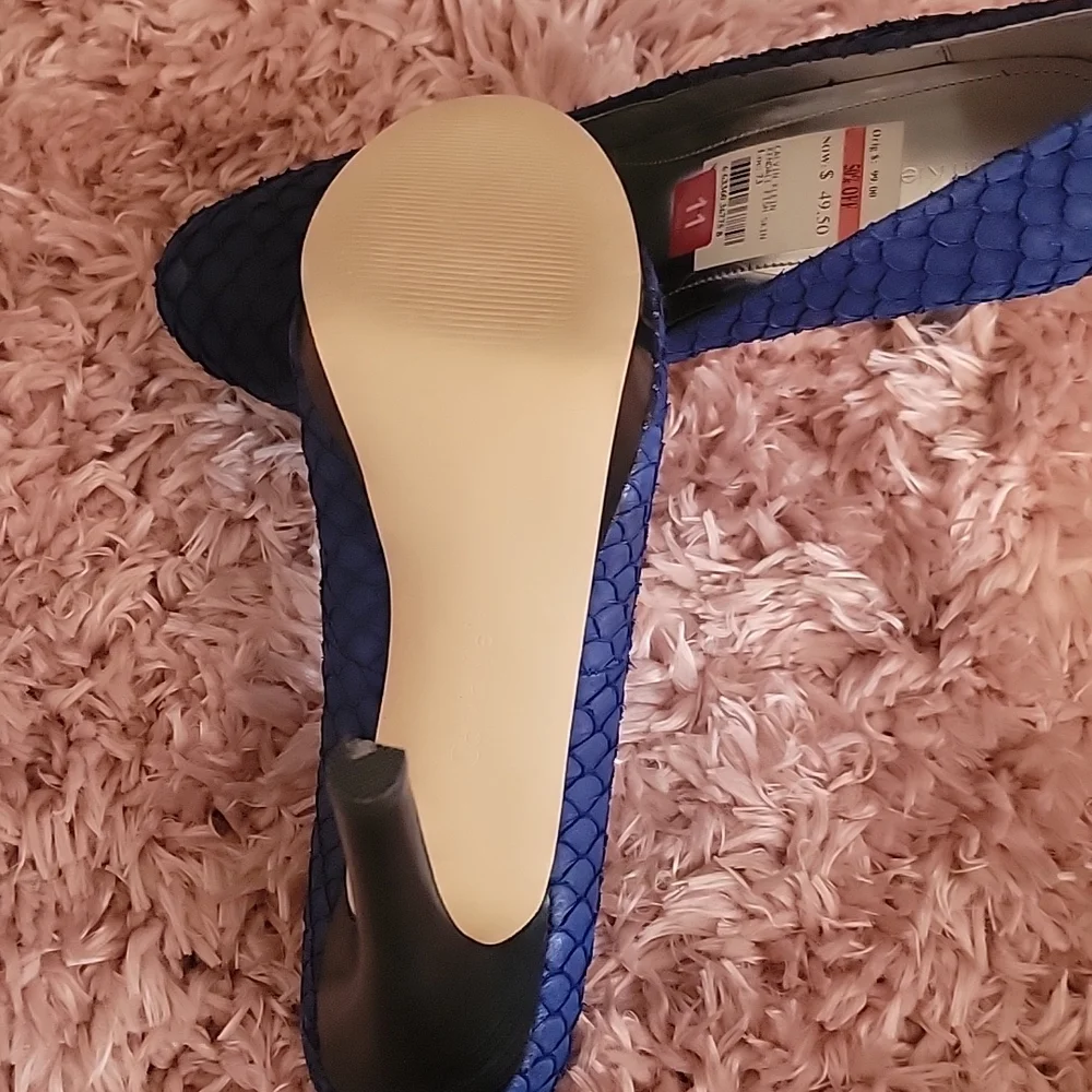 Shoes - Picture 3 of 3